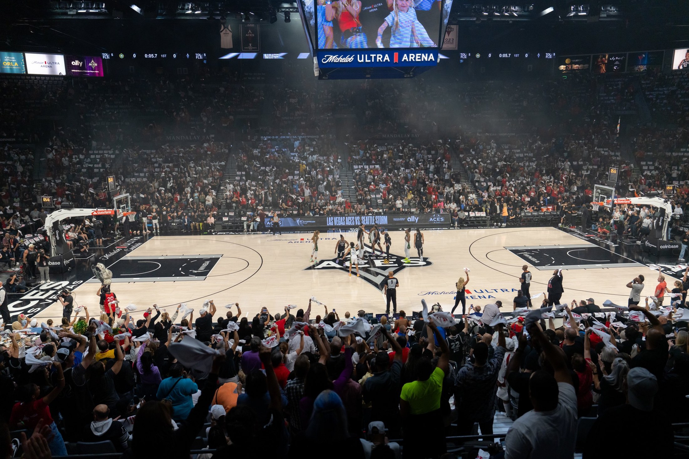 Las Vegas sports photography — Las Vegas Aces WNBA playoff action